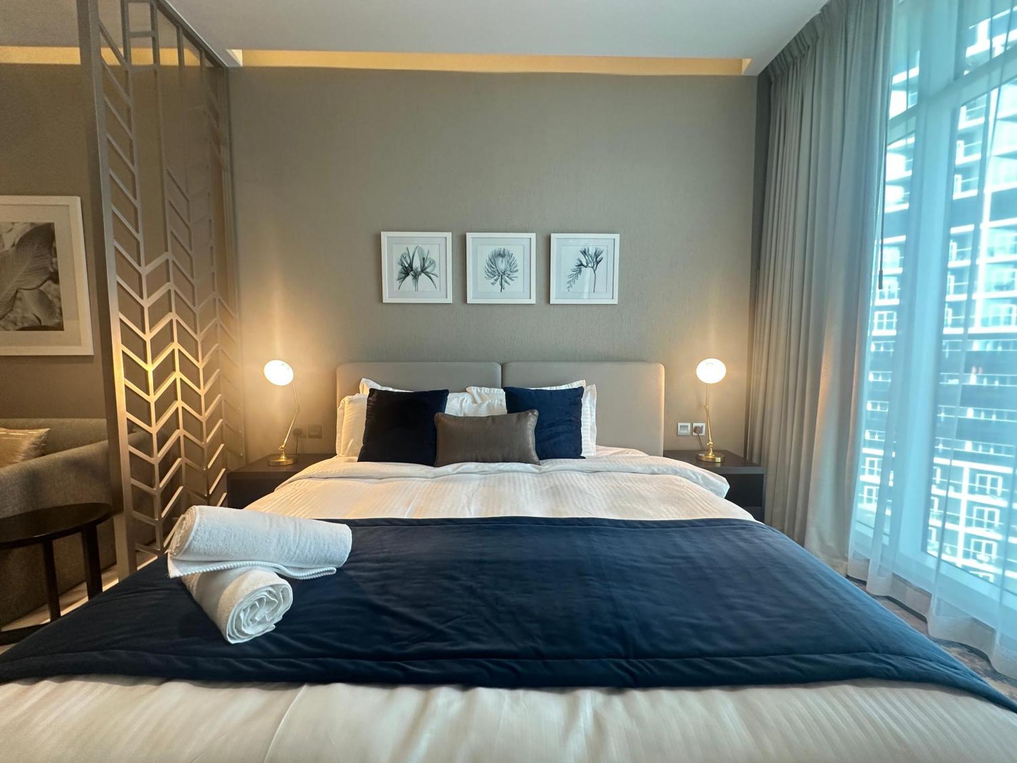 Business Bay Modern With A Pool View At Damac Maison Prive Apartment *